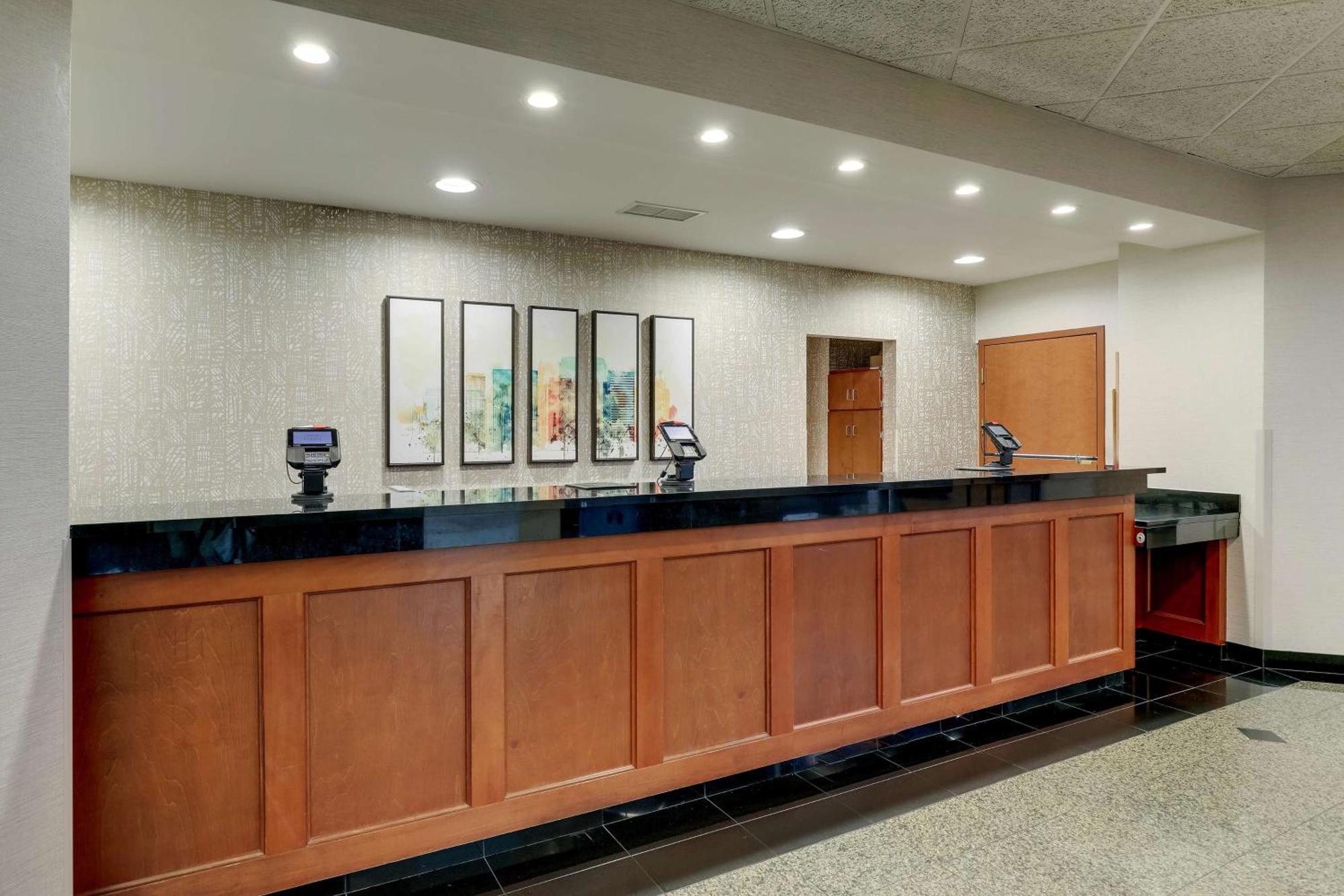 Drury Inn & Suites Birmingham Lakeshore Drive Exterior foto